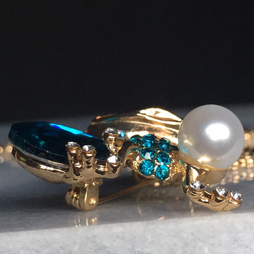 Prince Charming Frog Brooch/Necklace - Picture 14 of 16